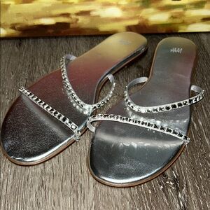🦋H&M Silver Slippers with Rhinestone Straps 5/25$